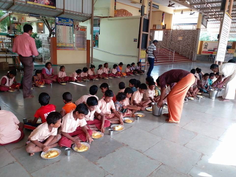 Children's Bhojan - Serving Breakfast